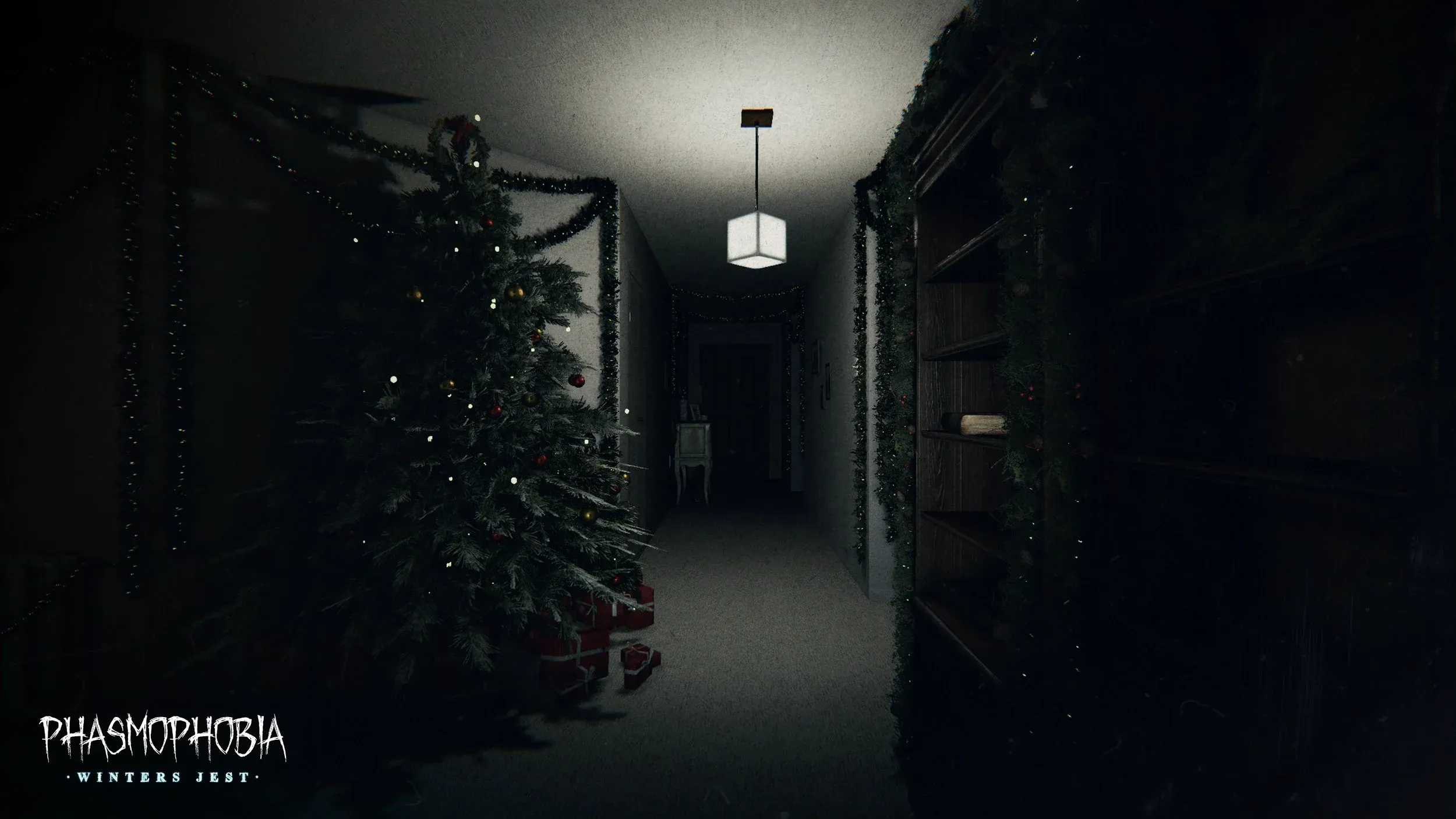 Winters Jest Screenshot showing landing hall featuring Christmas tree